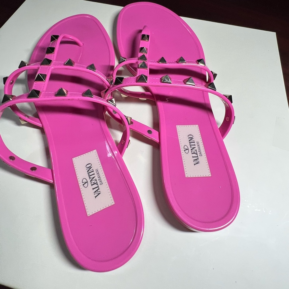 Rockstud Jelly Sandal
VALENTINO GARAVANI